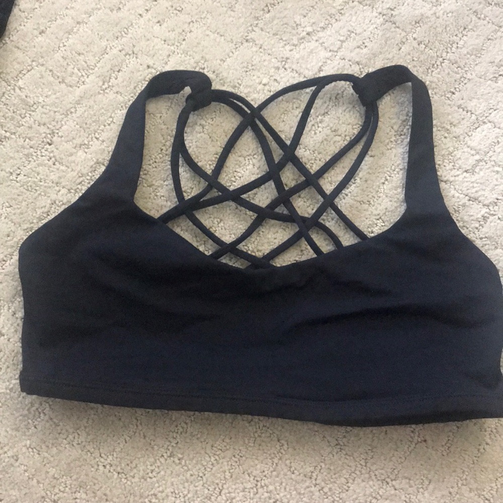 Lululemon free to be sports bra
